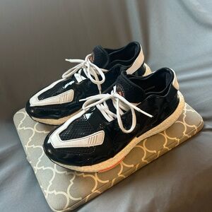 Adidas Ultra Boost 22
“Stella McCartney”